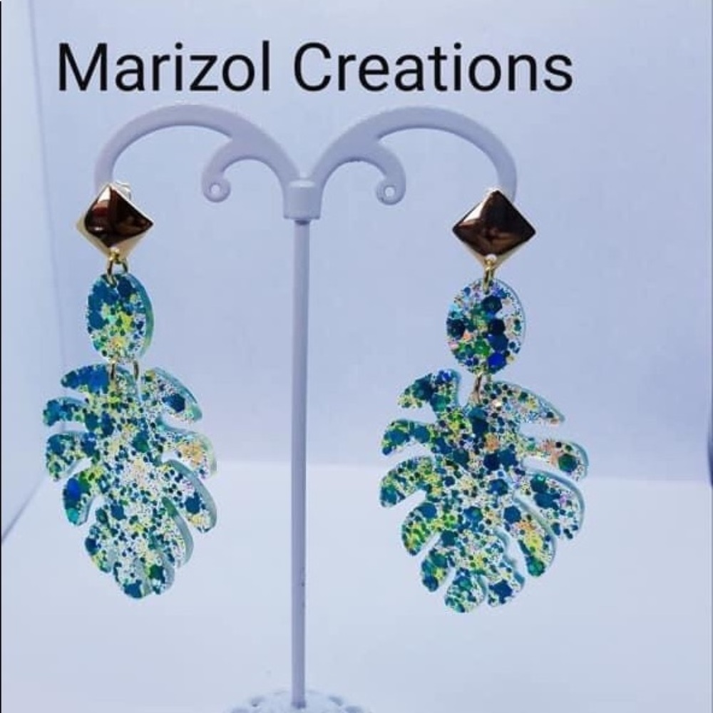 Woman green earrings